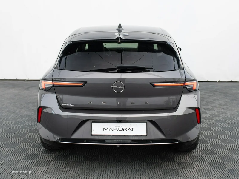 Opel Astra L 8