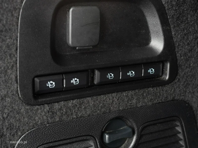 Ford Galaxy III 32
