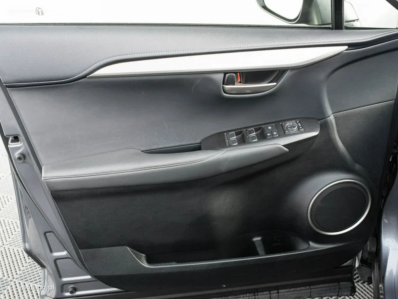 Lexus NX 9
