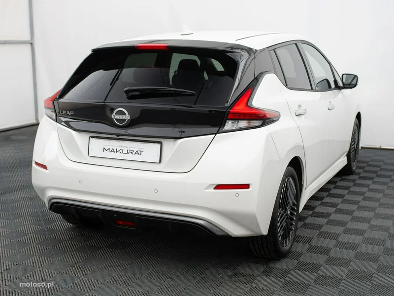 Nissan Leaf 5