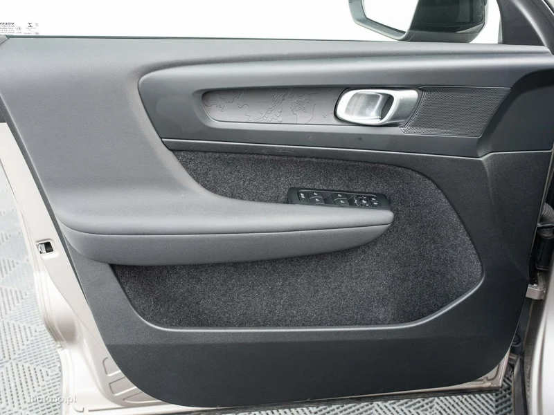 Volvo XC 40 9