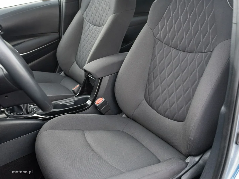 Toyota Corolla E210 11