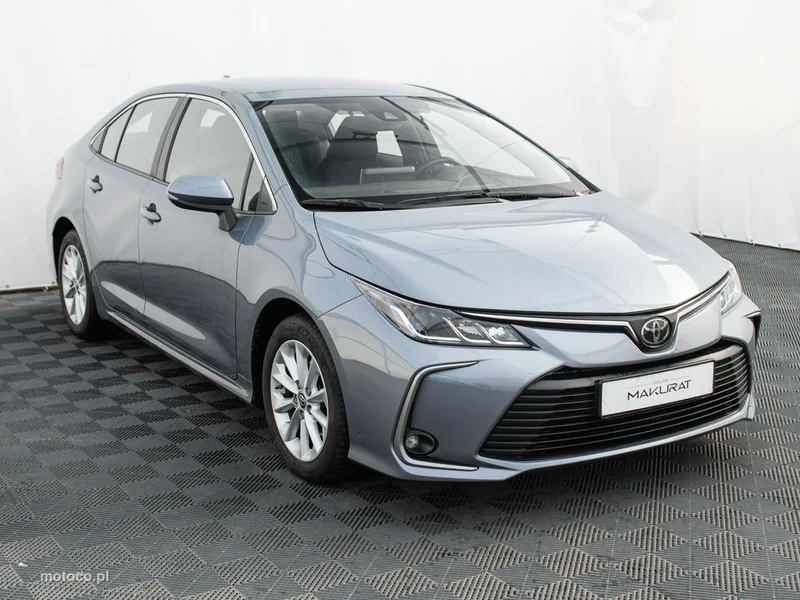 Toyota Corolla E210 3