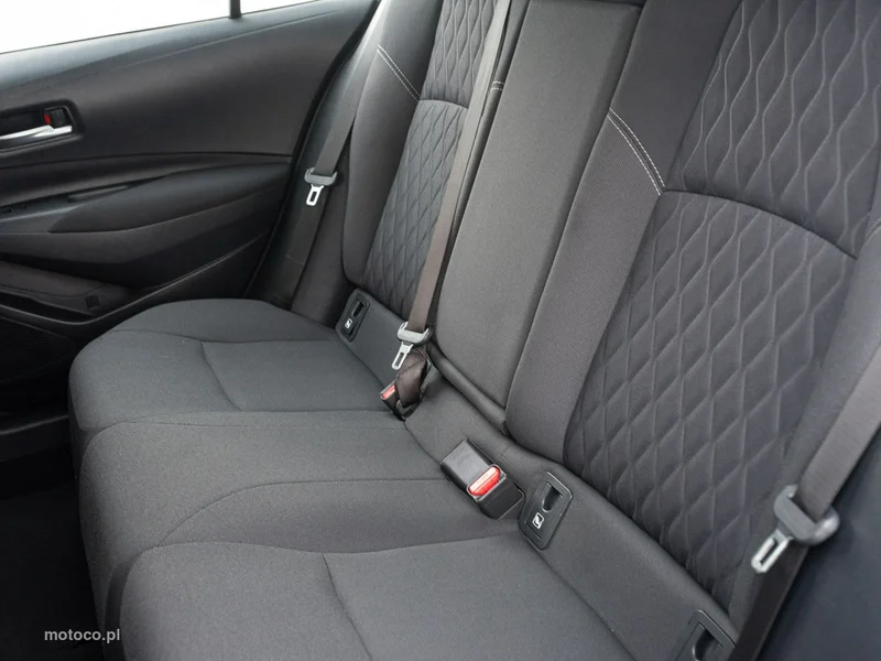 Toyota Corolla E210 23