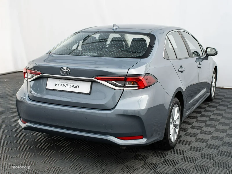 Toyota Corolla E210 5