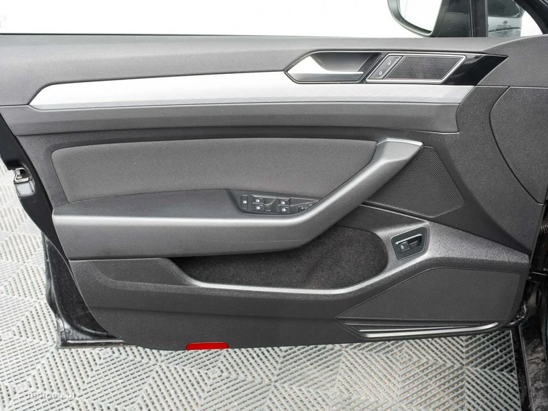 Volkswagen Passat B8 9