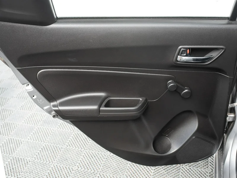 Suzuki Swift 18