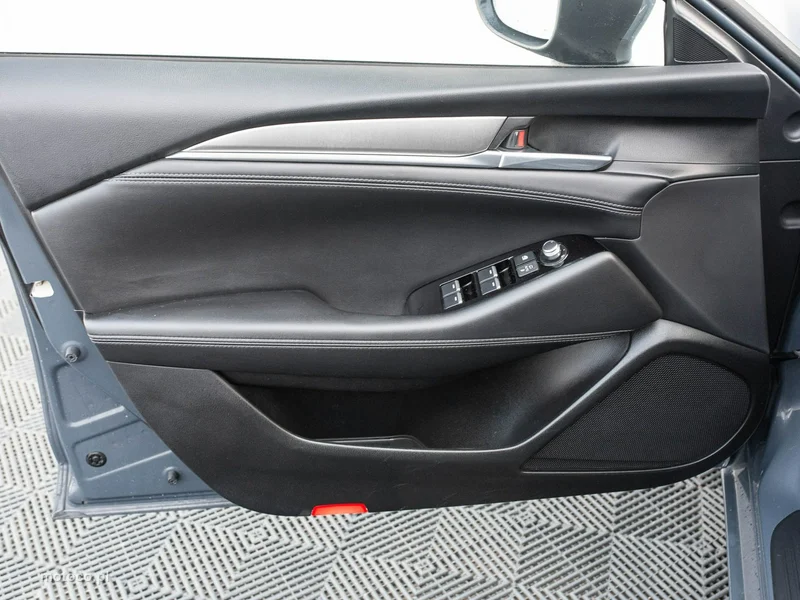 Mazda 6 9