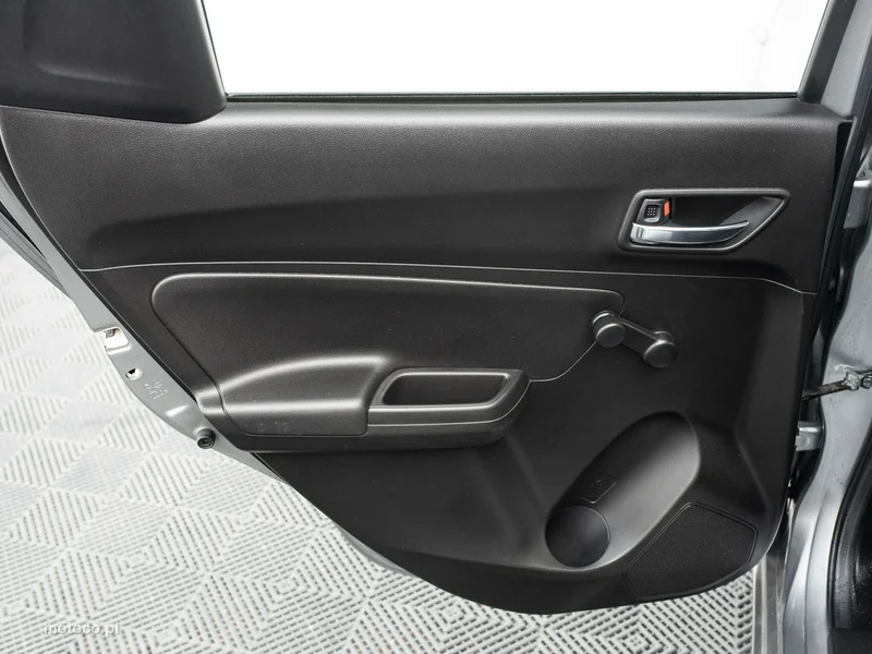 Suzuki Swift 17