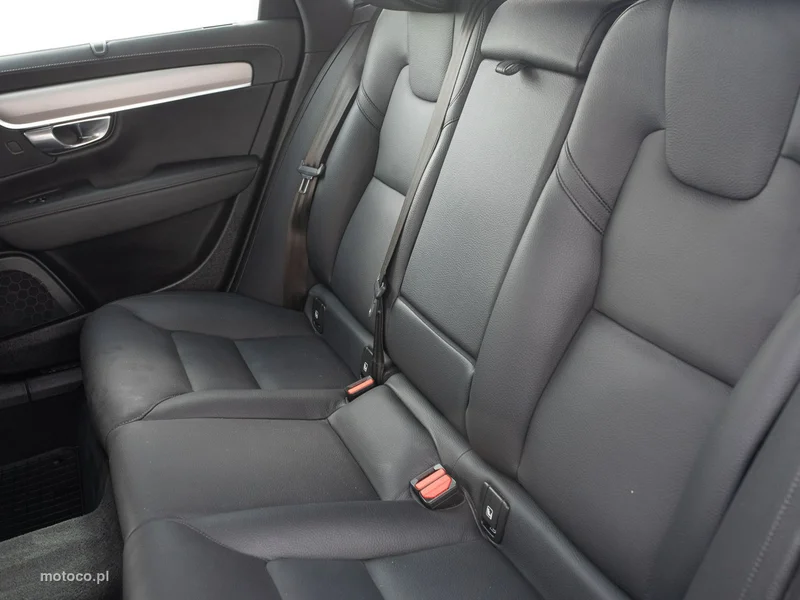 Volvo V90 24