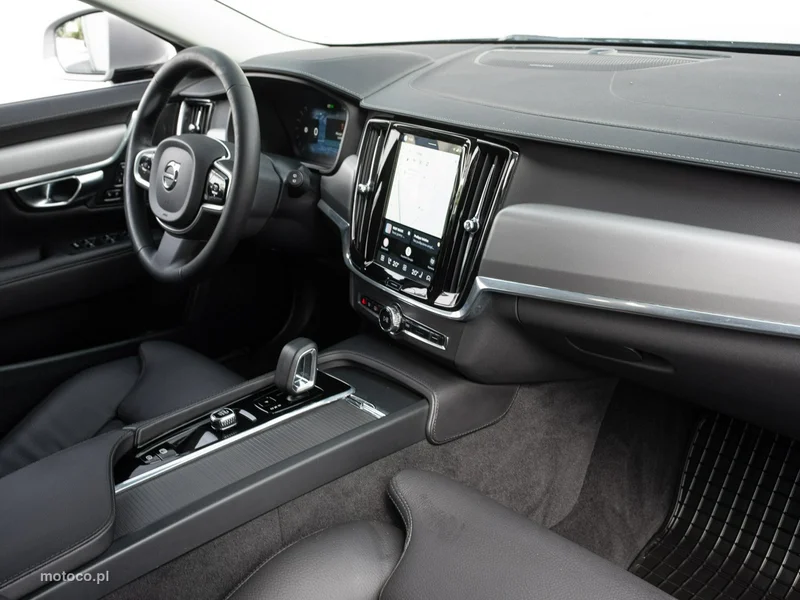 Volvo V90 30