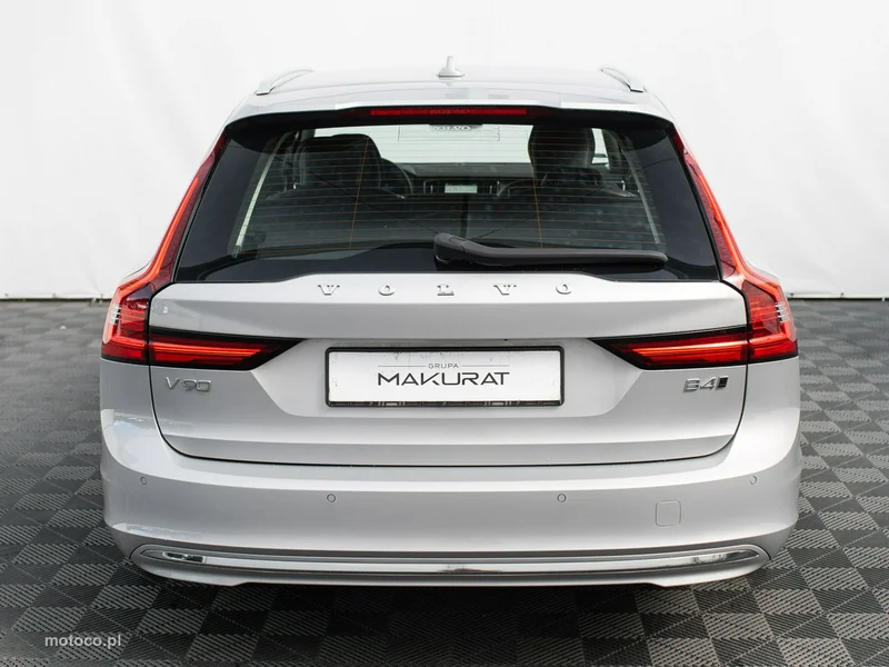 Volvo V90 8