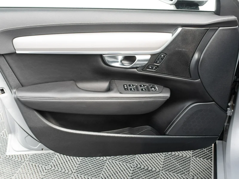 Volvo V90 9