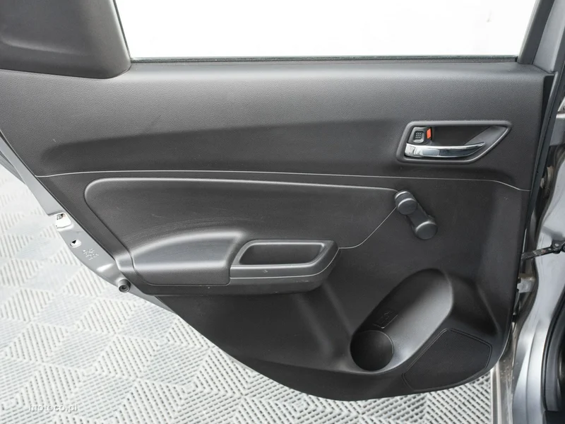 Suzuki Swift 17
