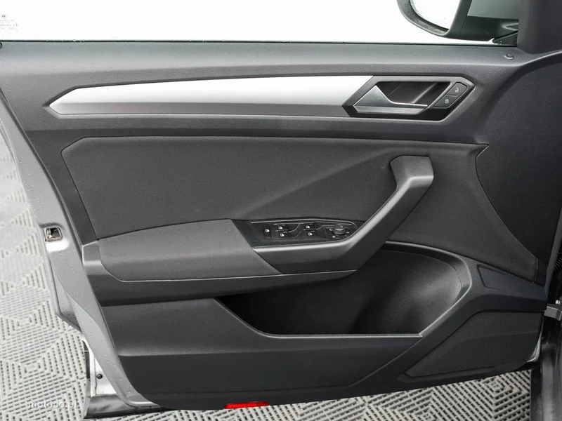 Volkswagen T-Roc A1 9