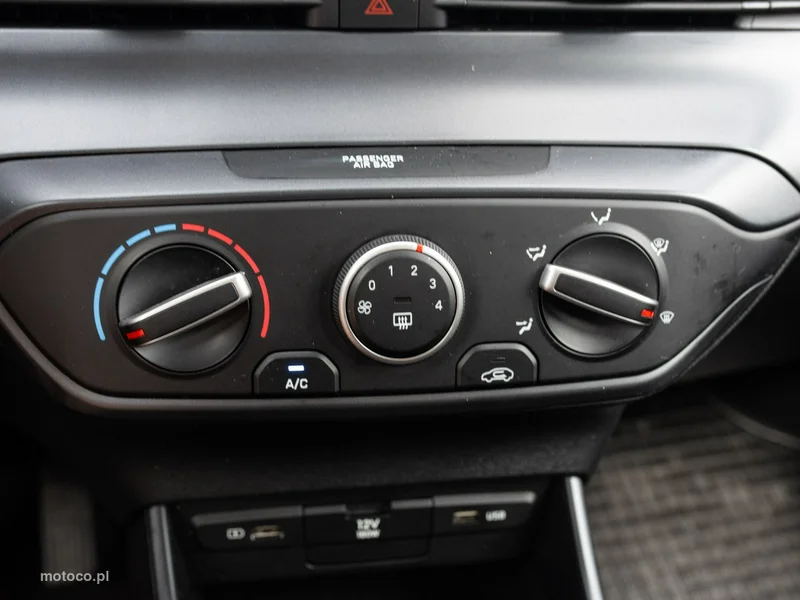 Hyundai i20 15