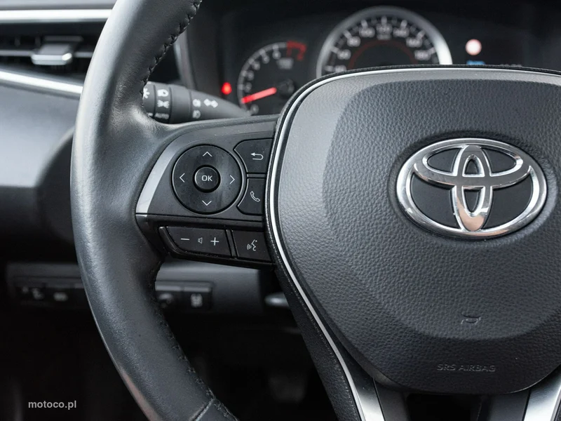Toyota Corolla E210 13