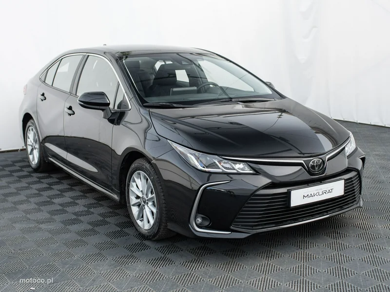 Toyota Corolla E210 3