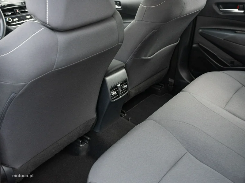 Toyota Corolla E210 22