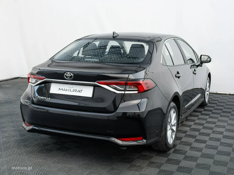 Toyota Corolla E210 5