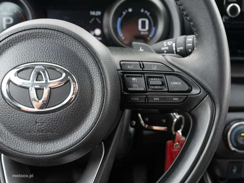Toyota Yaris XP210 14