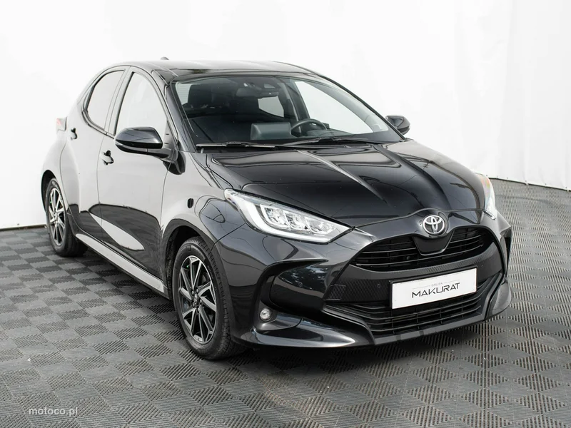 Toyota Yaris XP210 3