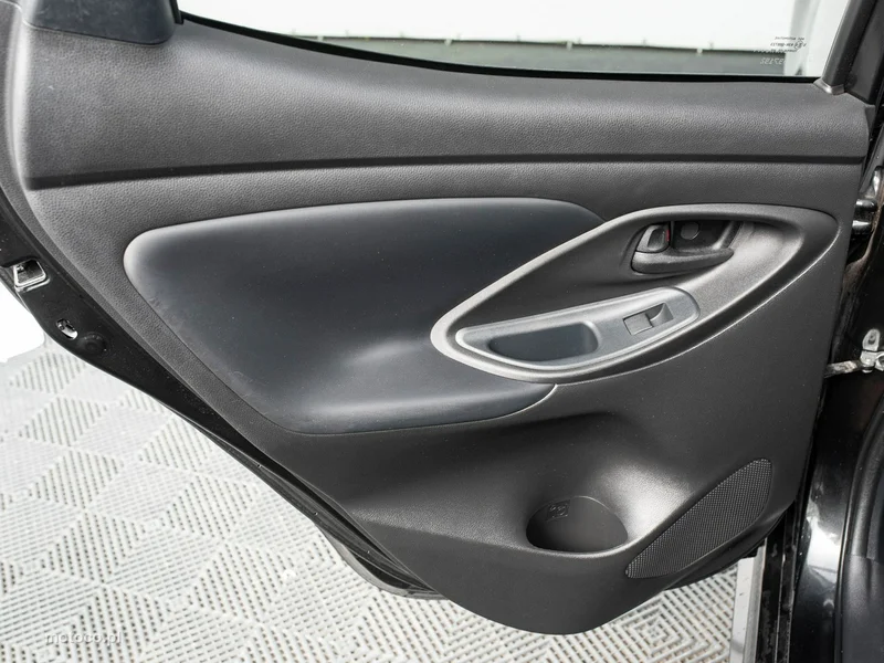 Toyota Yaris XP210 21