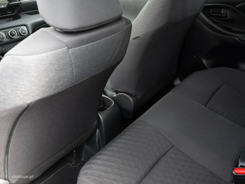 Toyota Yaris XP210 22
