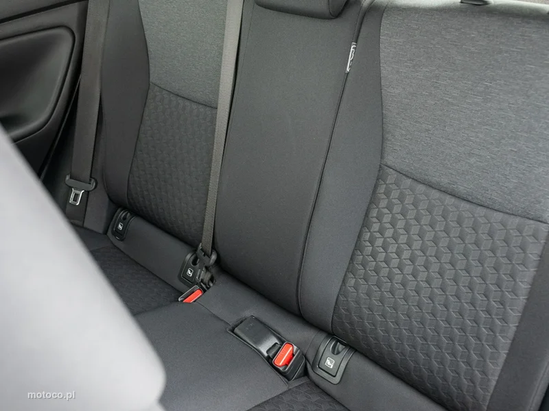 Toyota Yaris XP210 23