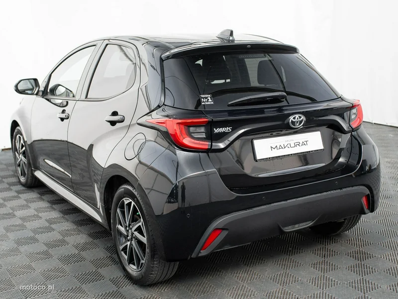 Toyota Yaris XP210 4