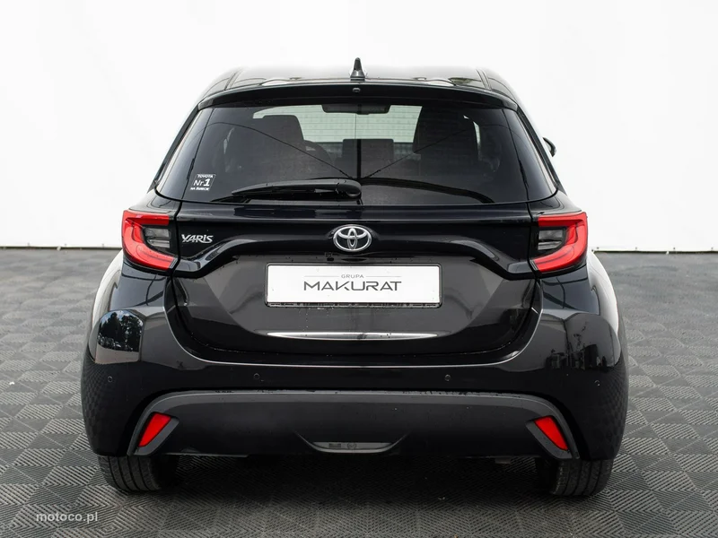Toyota Yaris XP210 8
