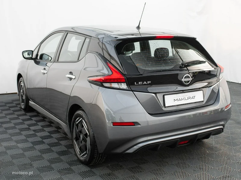 Nissan Leaf 4