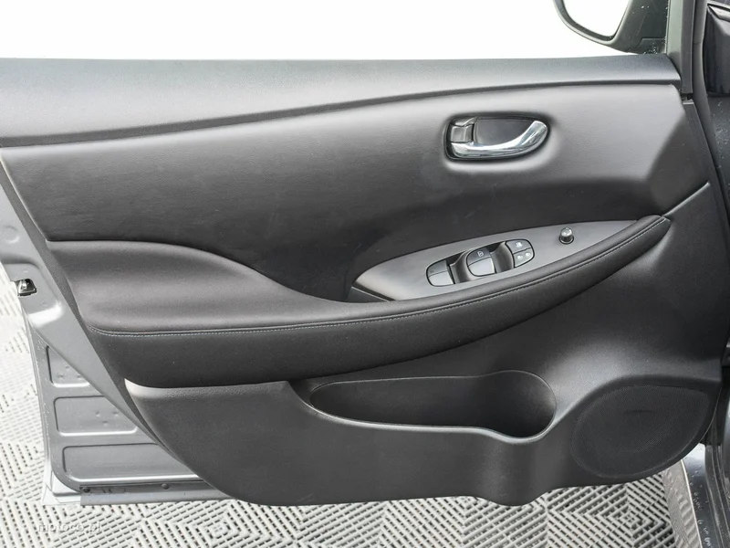 Nissan Leaf 9