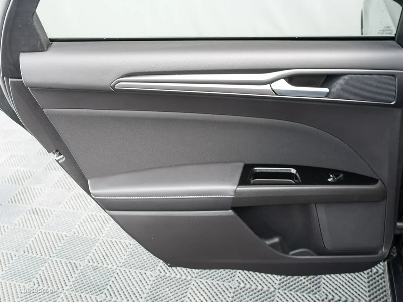 Ford Mondeo V 25
