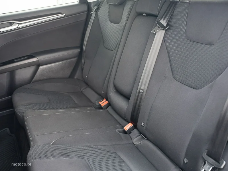 Ford Mondeo V 27