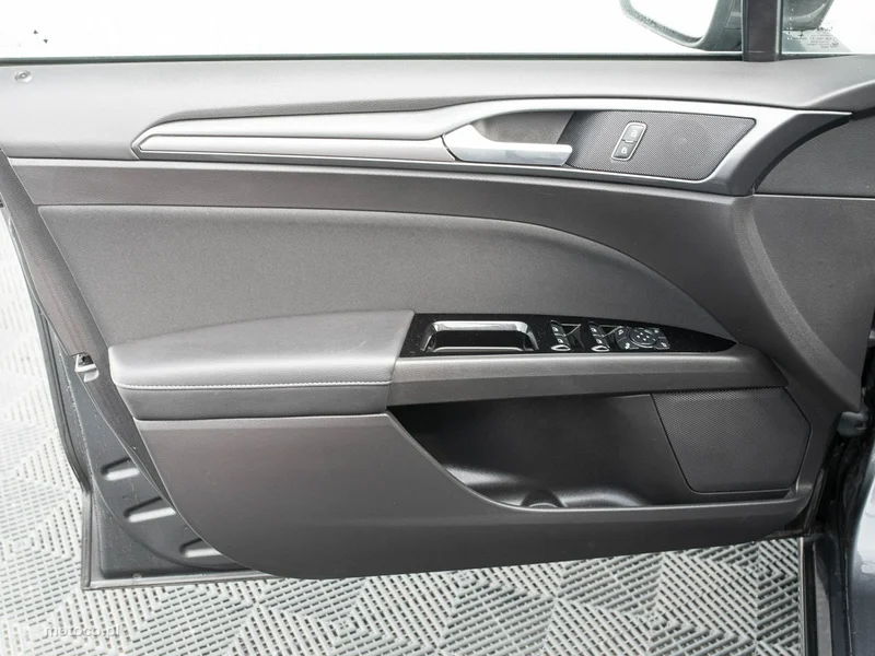 Ford Mondeo V 9