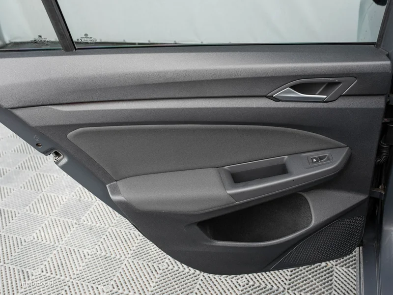 Volkswagen Golf VIII 21