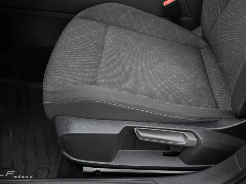 Volkswagen Golf VIII 10