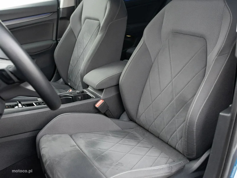 Volkswagen Golf VIII 11