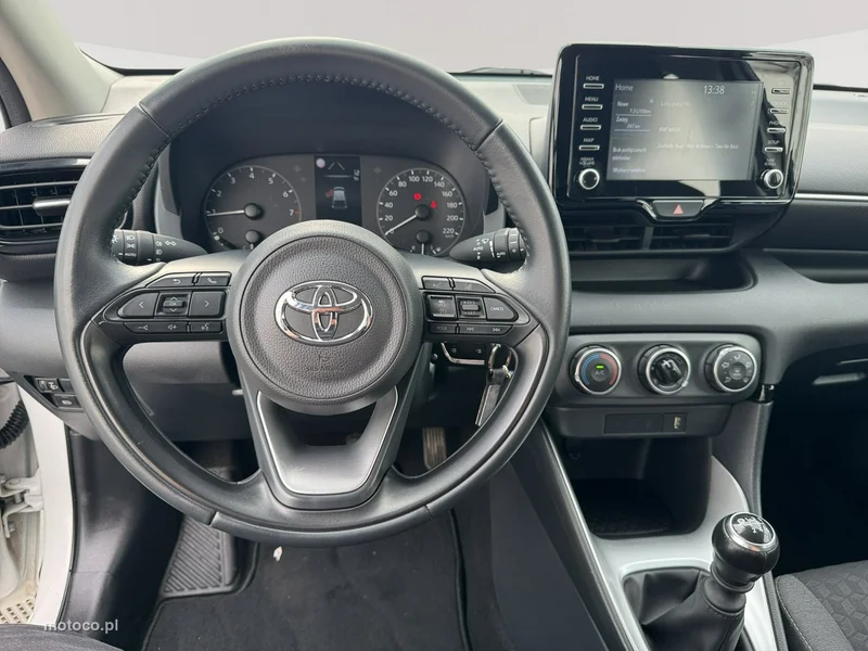 Toyota Yaris XP210 16