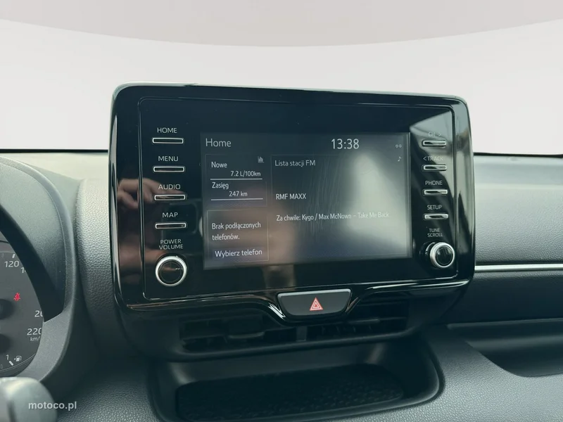 Toyota Yaris XP210 18