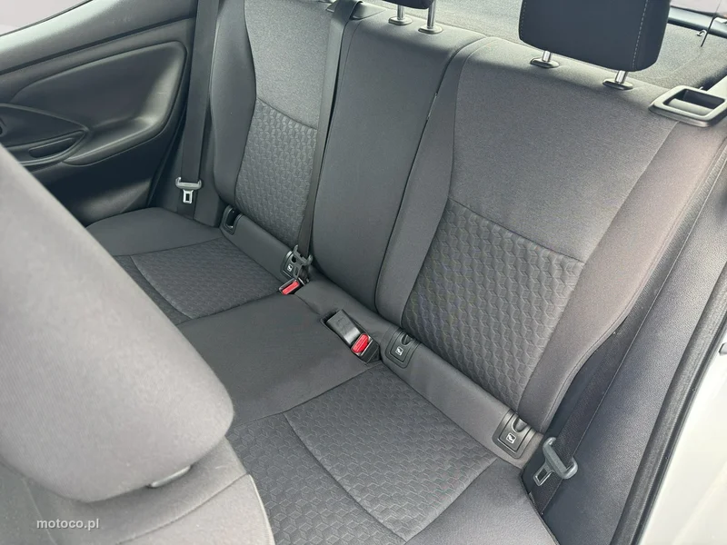 Toyota Yaris XP210 21