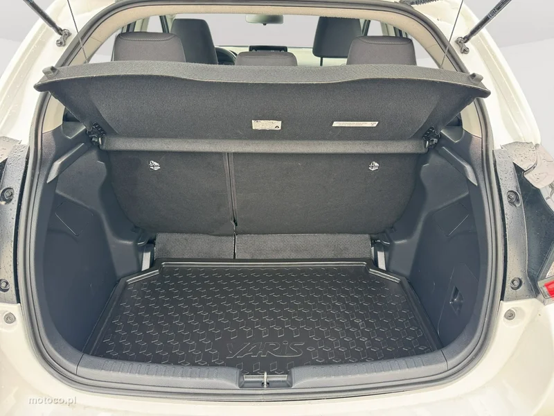 Toyota Yaris XP210 22