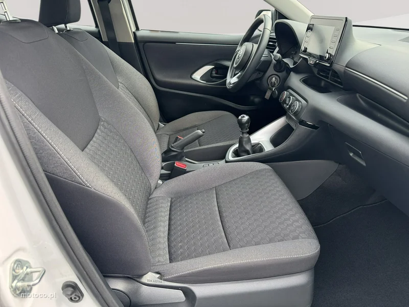 Toyota Yaris XP210 23