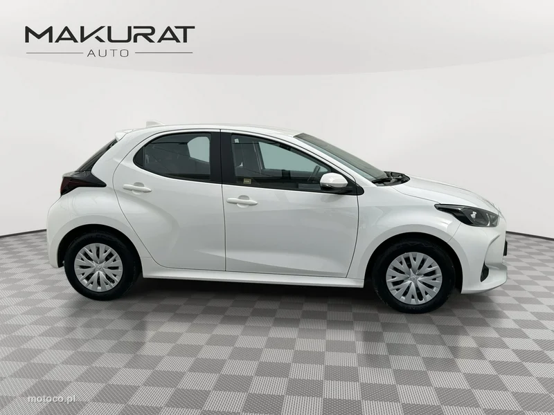 Toyota Yaris XP210 8