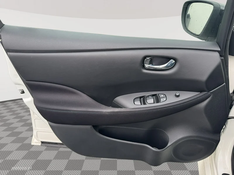 Nissan Leaf 10