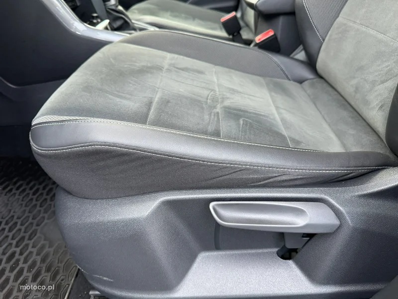 Volkswagen T-Roc A1 12