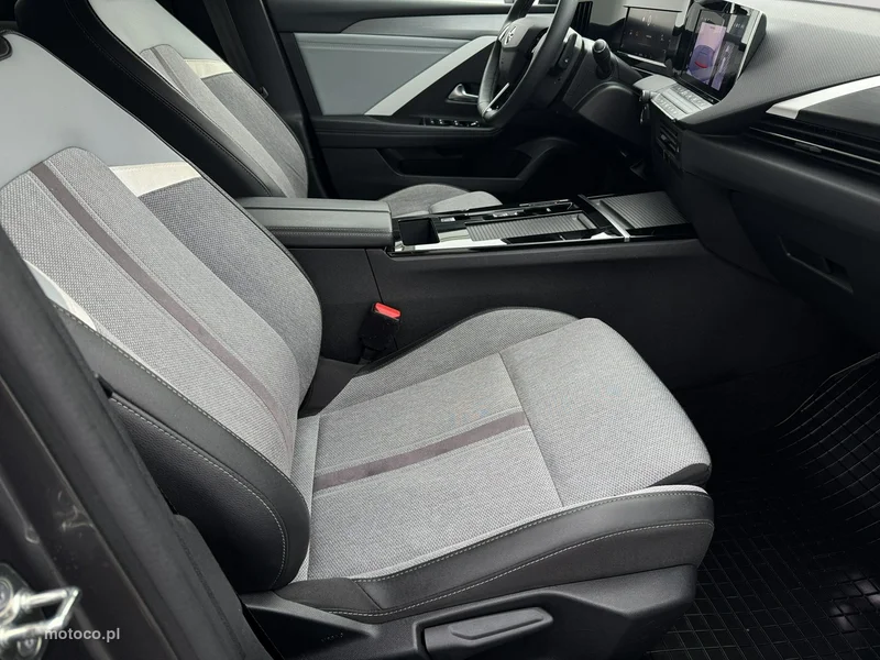 Opel Astra L 28