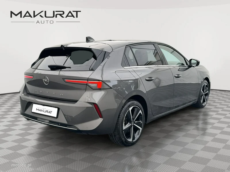 Opel Astra L 4