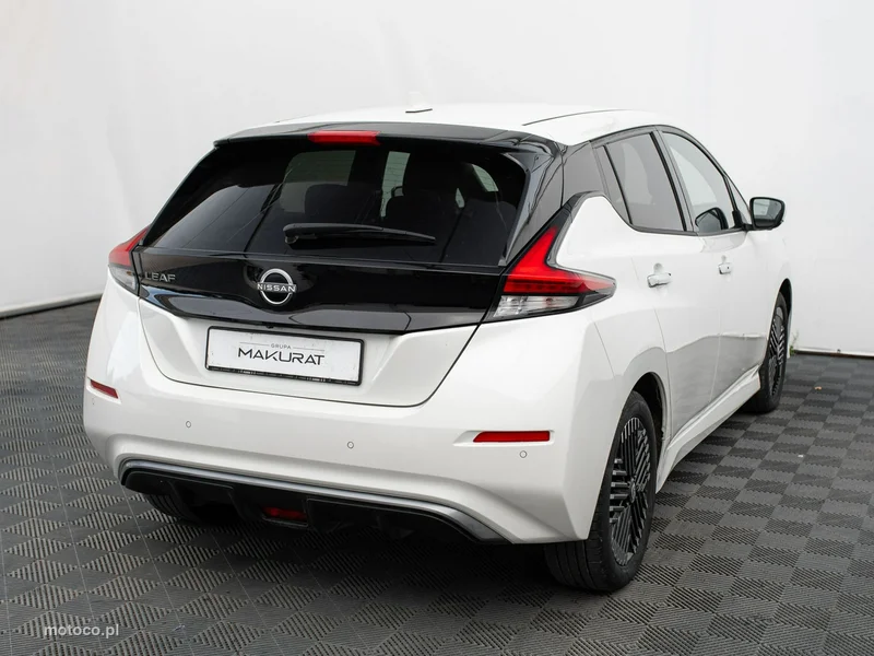 Nissan Leaf 5